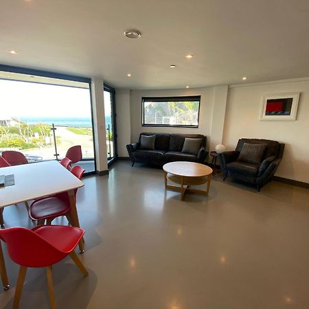 2 The View Apartments Ilfracombe - Seafront, Parking, Lift, Ev Exterior photo