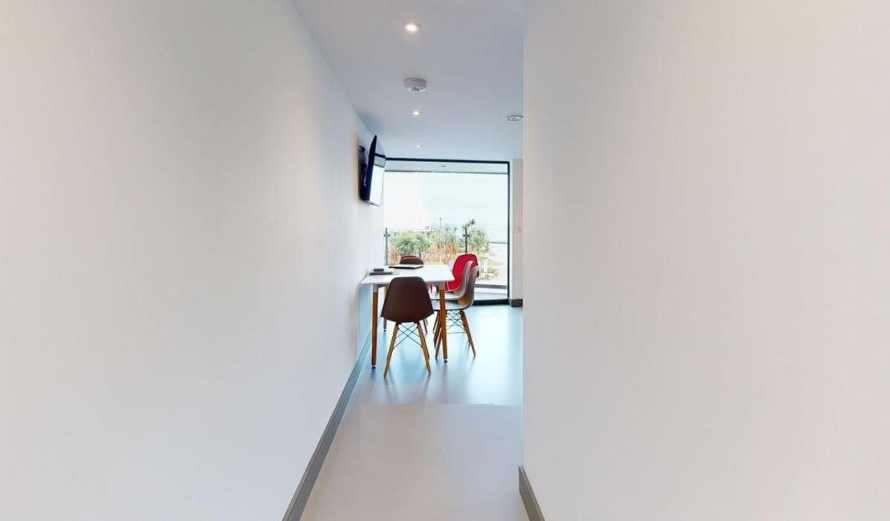 2 The View Apartments Ilfracombe - Seafront, Parking, Lift, Ev Exterior photo