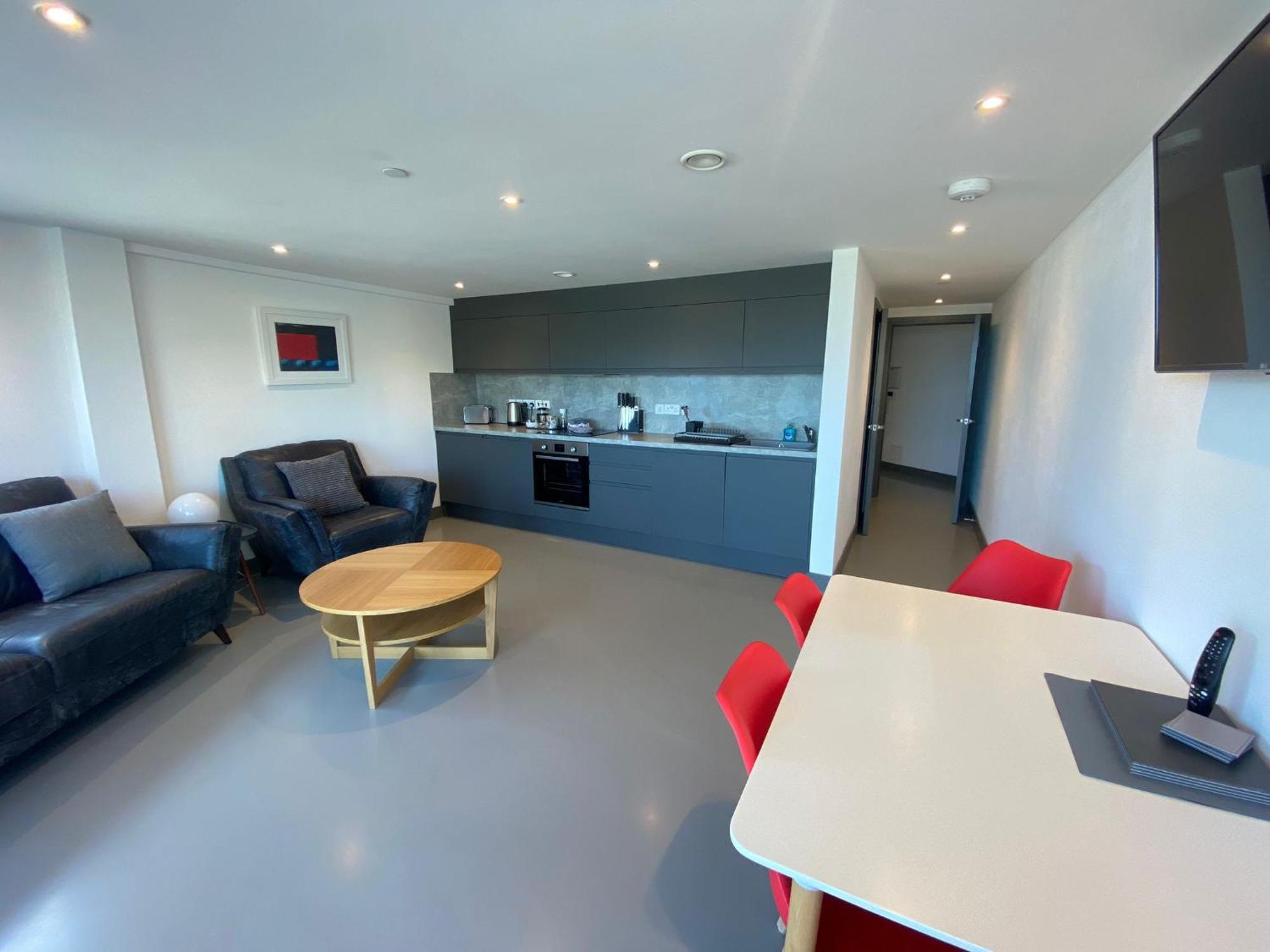 2 The View Apartments Ilfracombe - Seafront, Parking, Lift, Ev Exterior photo